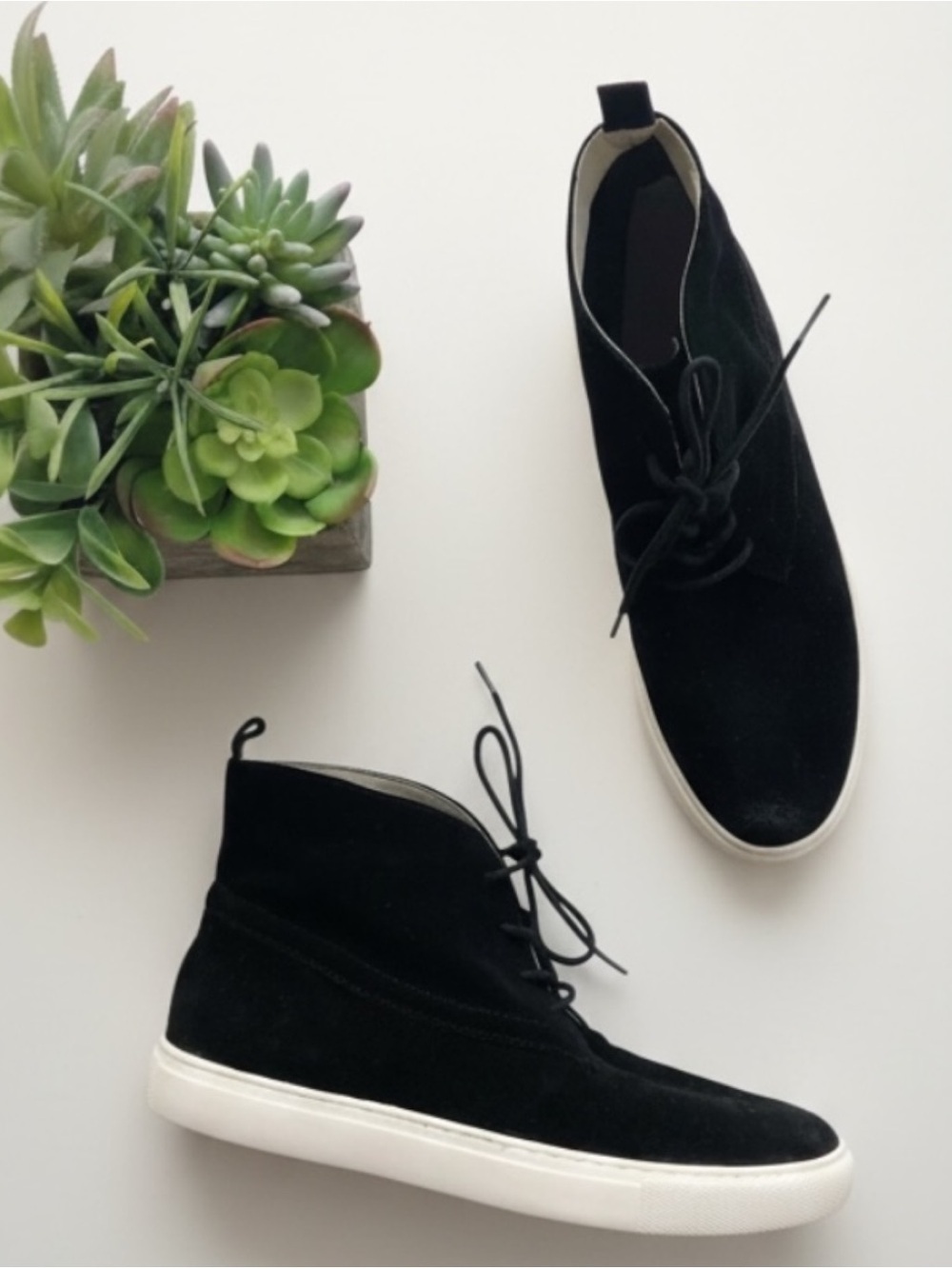 Kenneth Cole Black Suede Leather Ankle Booties size 8